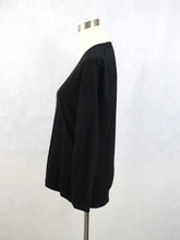 Lataa kuva Galleria-katseluun, Musta kuviollinen trikoopusero M