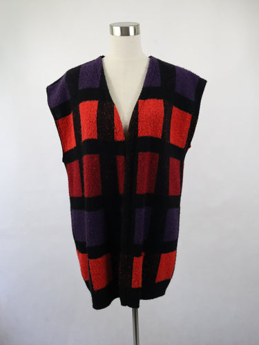 Design Annuli Merkku Annulin Neule Keuruu made in Finland punasävyinen ruutukuvioinen neuleliivi M