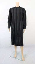 Lataa kuva Galleria-katseluun, Musta ruskearaidallinen villakankainen mekko 38