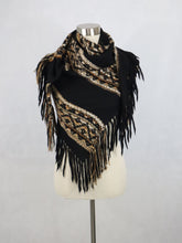 Lataa kuva Galleria-katseluun, Arola made in Finland kotimainen vintage iso hapsullinen villahuivi