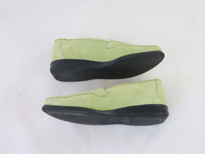 Pistaasinvihreät mokkanahkaiset loaferit 4½