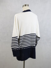 Lataa kuva Galleria-katseluun, Sinivalkoraidallinen neuletakki XL