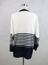 Lataa kuva Galleria-katseluun, Sinivalkoraidallinen neuletakki XL