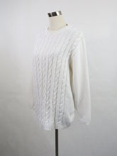 Lataa kuva Galleria-katseluun, Valkoinen palmikkoneulepaita M