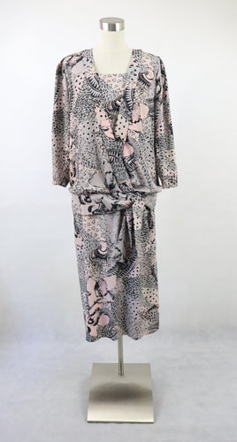 Carolin Muoti-Hovi made in Finland 80-luvun vintage vaaleanpunainen kuviollinen mekko 38