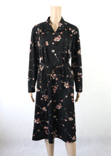 Lataa kuva Galleria-katseluun, Ruskeasävyinen kukkakuvioinen mekko 42