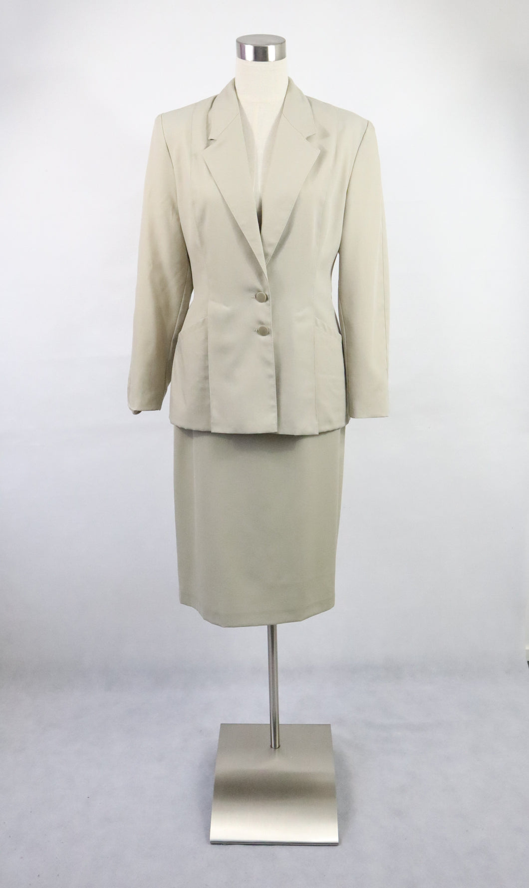 Design Tuote made in Finland vaalean beige jakkupuku 34/36