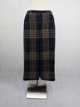 Lataa kuva Galleria-katseluun, Ruskeasävyinen ruudullinen jakku ja housuhame 42