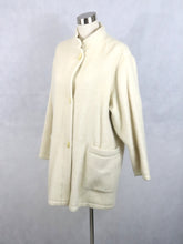 Lataa kuva Galleria-katseluun, Valkoinen villakangastakki 42