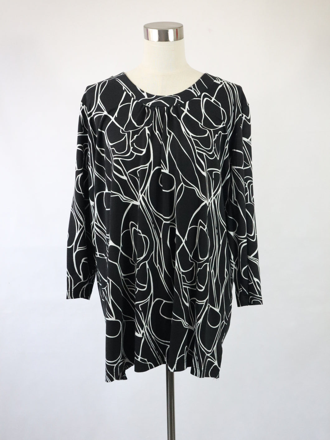 Finnwear / Nanso Group Oy, Finland mustavalkoinen kuviollinen viskoositunika XXL