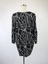 Lataa kuva Galleria-katseluun, Mustavalkoinen kuviollinen tunika XXL