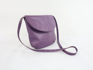 Violetti olkalaukku