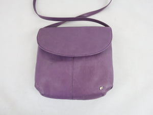 Violetti olkalaukku