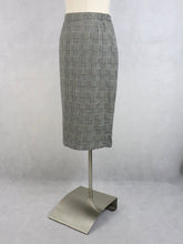 Lataa kuva Galleria-katseluun, Mustavalkoinen ruudullinen hame 40