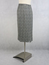 Lataa kuva Galleria-katseluun, Mustavalkoinen ruudullinen hame 40