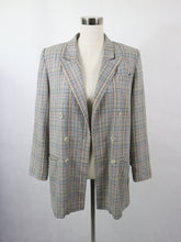 Lataa kuva Galleria-katseluun, Helén Exclusive made in Finland ruutukuvioinen villasekoitekankainen kotimainen vintage bleiseri 38