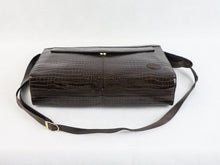 Lataa kuva Galleria-katseluun, Ruskea tilava salkkumallinen olkalaukku