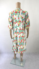 Lataa kuva Galleria-katseluun, Värikäs kukkakuvioinen mekko 42