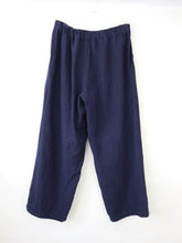 Lataa kuva Galleria-katseluun, Tummansiniset hamppukankaiset housut L