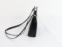 Lataa kuva Galleria-katseluun, Musta pikkulaukku