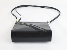 Lataa kuva Galleria-katseluun, Musta pikkulaukku