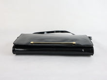 Lataa kuva Galleria-katseluun, Musta kiiltonahkainen clutch-laukku