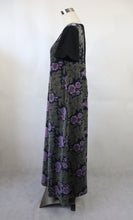 Lataa kuva Galleria-katseluun, Kukkakuvioinen samettimekko 36