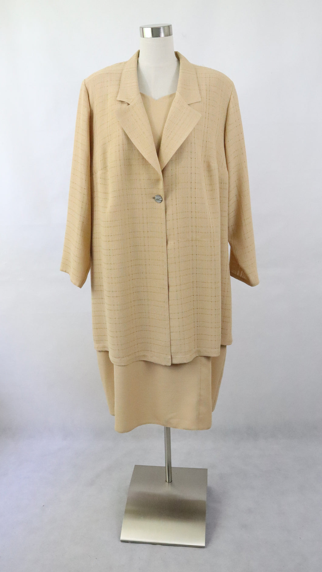 Palette Kielo-tuote Ky beige kotelomekko ja pitkä bleiseri 50