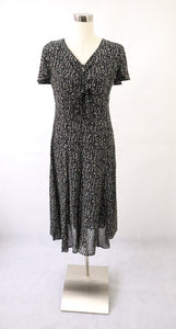 Lena mustavalkoinen kuviollinen kellohelmainen mekko viskoosisifonkia 38