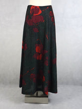 Lataa kuva Galleria-katseluun, Punakuvioinen metallinhohtoinen maksihame C38