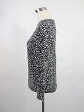 Lataa kuva Galleria-katseluun, Mustavalkoinen kuviollinen pusero 36