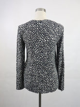 Lataa kuva Galleria-katseluun, Mustavalkoinen kuviollinen pusero 36