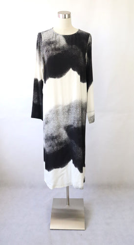 Marimekko mustavalkoinen Kallioinen Pilvi maksimekko 36
