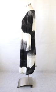 Mustavalkoinen kuviollinen pitkä mekko 36