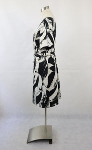 Mustavalkoinen kuviollinen mekko 44