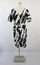 Lataa kuva Galleria-katseluun, Mustavalkoinen kuviollinen mekko 44