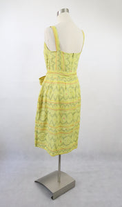 Keltainen kuviollinen mekko 38