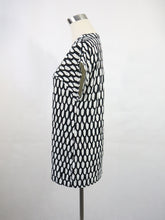 Lataa kuva Galleria-katseluun, Mustavalkoinen kuviollinen tunika S