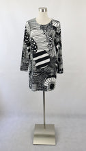 Lataa kuva Galleria-katseluun, Marimekko Palsta Siirtolapuutarha-kuosinen tunikamekko L