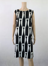 Lataa kuva Galleria-katseluun, Mustavalkoinen kuviollinen mekko 42