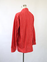 Lataa kuva Galleria-katseluun, Punainen raidallinen paitapusero