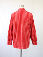 Lataa kuva Galleria-katseluun, Punainen raidallinen paitapusero