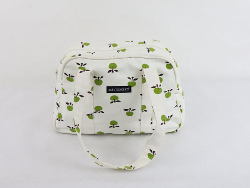 Marimekko made in Finland valkoinen omenakuvioinen kankainen käsilaukku