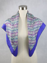 Lataa kuva Galleria-katseluun, Värikäs silkkihuivi