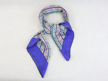 Lataa kuva Galleria-katseluun, Värikäs silkkihuivi