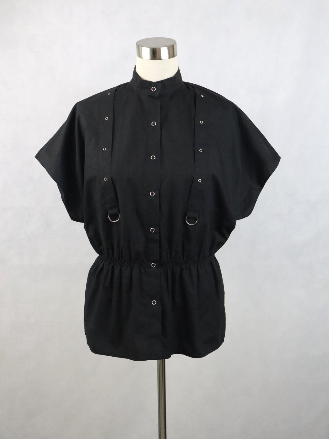 Naisten Pukutehdas Oy Finland mustaholkkihihainen 80-luvun kotimainen vintage nepparipusero C44