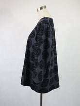 Lataa kuva Galleria-katseluun, Tummanharmaa kuviollinen pusero XXXL