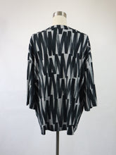 Lataa kuva Galleria-katseluun, Harmaa kuviollinen pusero vajaamittaisilla hihoilla XXL