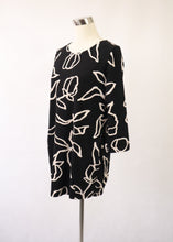 Lataa kuva Galleria-katseluun, Mustavalkoinen kuviollinen trikootunika M