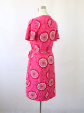 Lataa kuva Galleria-katseluun, Pinkki kuviollinen kietaisumekko S